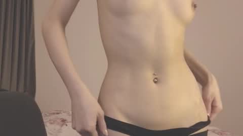 thanos_world1321002 online show from October 4, 2025, 5:44 pm