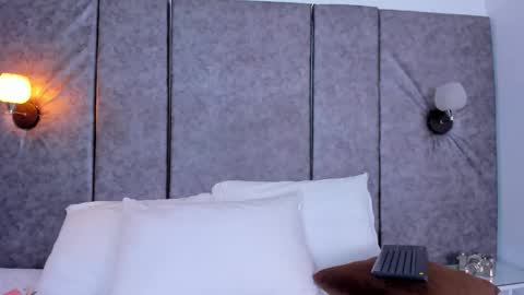 thara webstter online show from December 2, 2025, 11:59 am