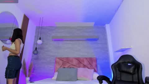 Snapshot of thararouse chatting on November 10, 2025, 12:26 pm Thara Rouse online show from November 10, 2025, 12:26 pm