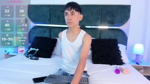 Snapshot of thayler_jones chatting on January 19, 2025, 11:23 am Thayler online show from January 19, 2025, 11:23 am