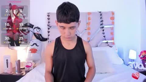 Snapshot of thayler_jones chatting on October 2, 2025, 11:17 am Thayler online show from October 2, 2025, 11:17 am