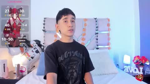 Snapshot of thayler_jones chatting on October 14, 2025, 11:22 am Thayler online show from October 14, 2025, 11:22 am