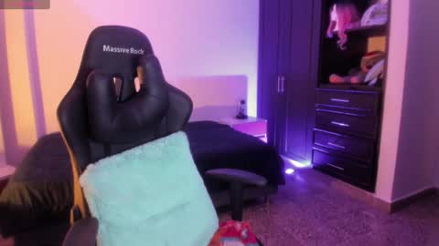 Snapshot of thays_mawakye01 chatting on January 16, 2025, 10:02 pm Paola online show from January 16, 2025, 10:02 pm