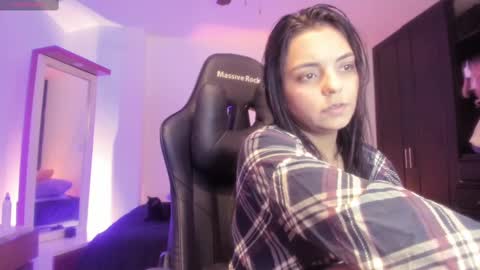 Snapshot of thays_mawakye01 chatting on March 12, 2025, 2:45 pm Paola online show from March 12, 2025, 2:45 pm