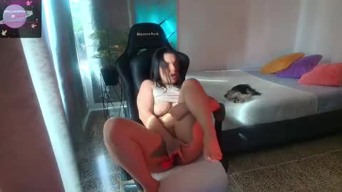 Snapshot of thays_mawakye01 chatting on October 27, 2025, 7:51 pm Paola online show from October 27, 2025, 7:51 pm