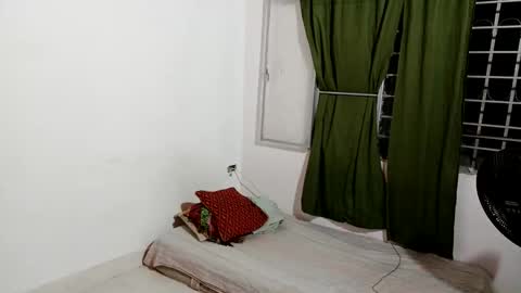 Snapshot of the_beastmuscle chatting on October 24, 2025, 3:03 am beast online show from October 24, 2025, 3:03 am