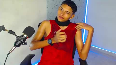 Snapshot of the_crack71 chatting on September 30, 2025, 1:05 pm Sean OPry online show from September 30, 2025, 1:05 pm