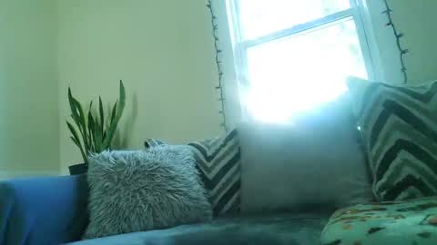 Snapshot of the_cream_team_va chatting on October 20, 2025, 8:42 pm The Cream Team VA online show from October 20, 2025, 8:42 pm