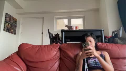 Snapshot of the_emmarouge chatting on October 15, 2025, 1:50 am the_emmarouge online show from October 15, 2025, 1:50 am