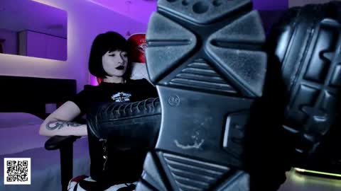 Snapshot of the_inamorata chatting on October 29, 2025, 9:16 pm Goddess Misha online show from October 29, 2025, 9:16 pm