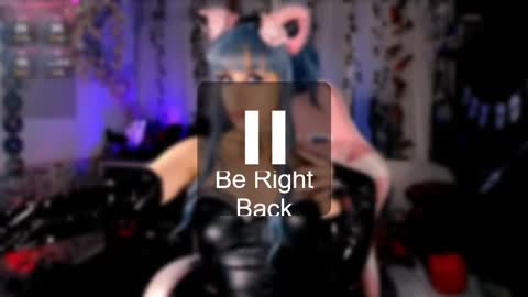 Snapshot of the_kitty_roxy chatting on October 19, 2025, 7:31 am ... ... online show from October 19, 2025, 7:31 am