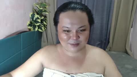Snapshot of the_ladyboy_nextdoor69 chatting on April 12, 2026, 11:48 am the_ladyboy_nextdoor69 online show from April 12, 2026, 11:48 am