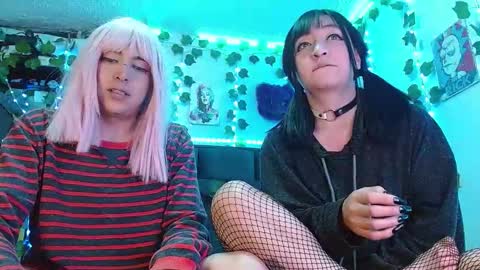 Snapshot of the_lesbian_game chatting on January 24, 2025, 7:51 am the_lesbian_game online show from January 24, 2025, 7:51 am