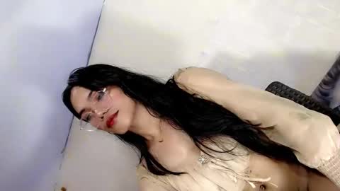 Snapshot of the_naughty_kyra chatting on October 23, 2025, 5:07 am the_naughty_kyra online show from October 23, 2025, 5:07 am