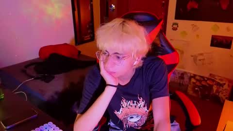 Matt independent model  online show from January 8, 2025, 7:24 pm