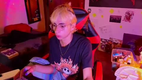 Matt independent model  online show from January 8, 2025, 10:27 pm