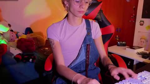 Matt independent model  online show from January 17, 2025, 10:56 pm