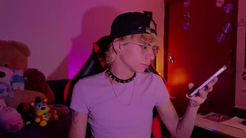 Matt independent model  online show from January 23, 2025, 9:18 pm