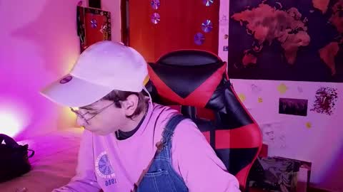 Matt independent model  online show from March 12, 2025, 9:35 pm