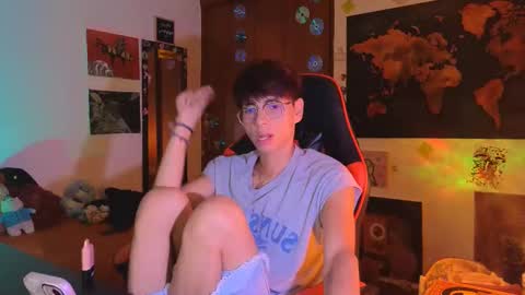 Matt independent model  online show from September 8, 2025, 7:35 pm