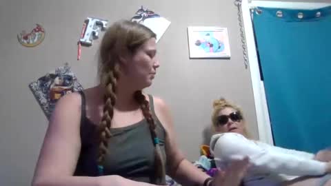 Snapshot of the_sam_ chatting on December 23, 2024, 12:08 pm the_sam_ online show from December 23, 2024, 12:08 pm