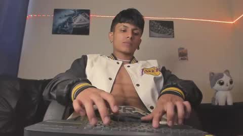 Snapshot of the_weed_guys chatting on December 11, 2024, 10:49 pm Danny online show from December 11, 2024, 10:49 pm