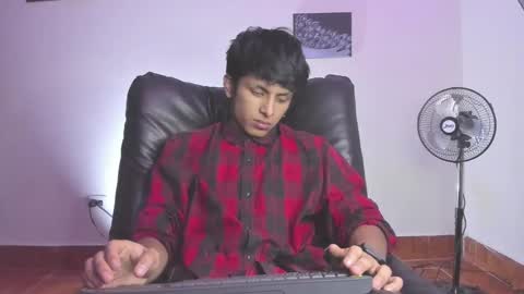 Snapshot of the_weed_guys chatting on January 27, 2025, 1:48 am Danny online show from January 27, 2025, 1:48 am