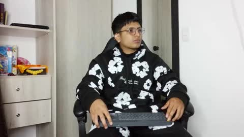 Snapshot of the_weed_guys chatting on November 22, 2025, 2:10 am Danny online show from November 22, 2025, 2:10 am