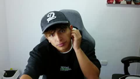 Snapshot of the_weed_guys chatting on April 24, 2026, 2:36 am Danny online show from April 24, 2026, 2:36 am