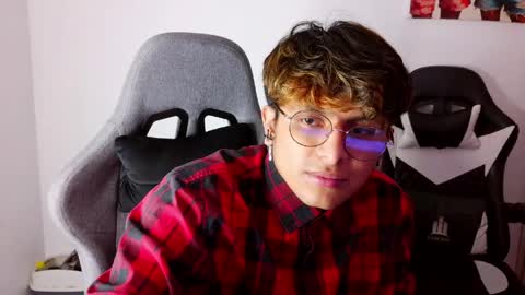 Snapshot of the_weed_guys chatting on April 28, 2026, 2:27 am Danny online show from April 28, 2026, 2:27 am