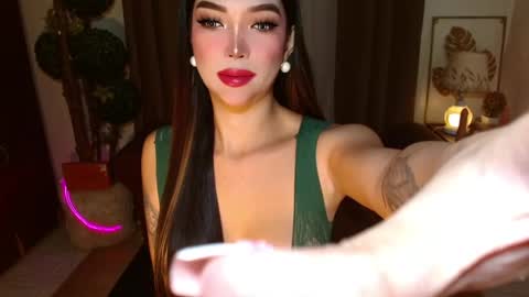 thea_whong online show from May 2, 2026, 1:21 am
