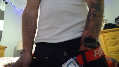 theamezcua98 online show from January 8, 2025, 4:23 am