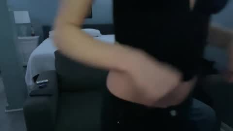 Snapshot of theauroravee chatting on April 1, 2026, 5:52 am theauroravee online show from April 1, 2026, 5:52 am