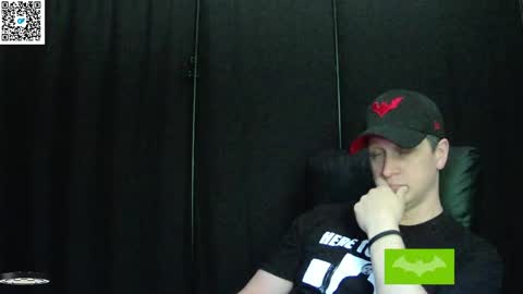 Snapshot of thebatandthecat10 chatting on May 8, 2026, 3:28 pm ISABELLA or MATT online show from May 8, 2026, 3:28 pm