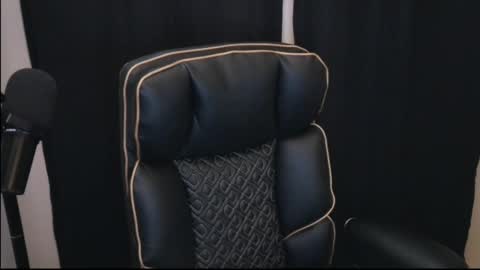 The Bear King online show from April 19, 2026, 1:05 am