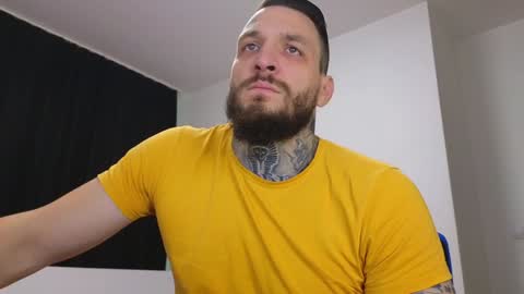 Snapshot of thebestmuscles chatting on December 6, 2024, 9:54 am John online show from December 6, 2024, 9:54 am