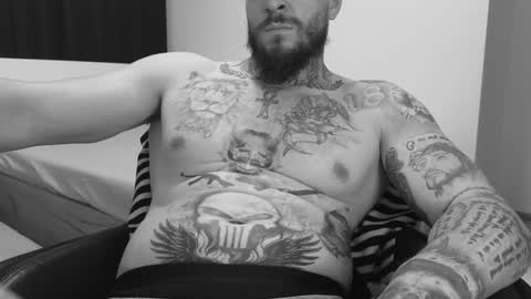 Snapshot of thebestmuscles chatting on December 6, 2024, 9:46 pm John online show from December 6, 2024, 9:46 pm