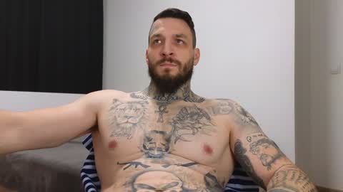 Snapshot of thebestmuscles chatting on December 8, 2024, 3:02 pm John online show from December 8, 2024, 3:02 pm