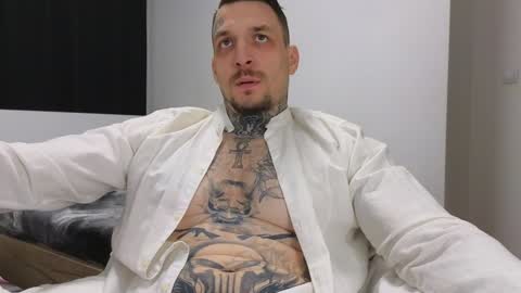 Snapshot of thebestmuscles chatting on December 19, 2024, 2:35 pm John online show from December 19, 2024, 2:35 pm