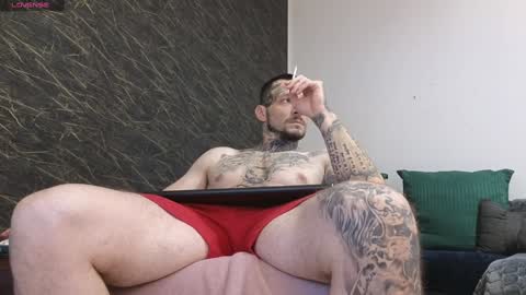 Snapshot of thebestmuscles chatting on January 1, 2025, 7:10 pm John online show from January 1, 2025, 7:10 pm