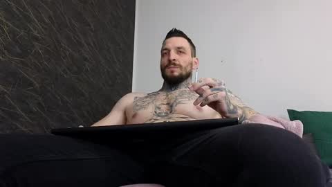 Snapshot of thebestmuscles chatting on February 9, 2025, 2:18 pm John online show from February 9, 2025, 2:18 pm