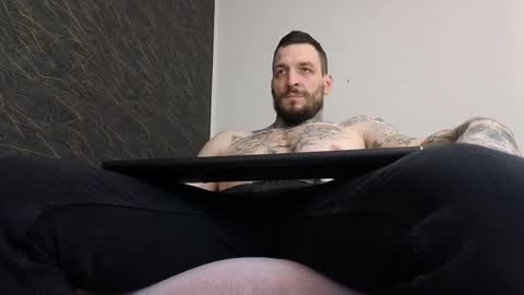 Snapshot of thebestmuscles chatting on February 12, 2025, 1:48 pm John online show from February 12, 2025, 1:48 pm