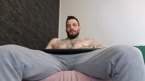 Snapshot of thebestmuscles chatting on February 25, 2025, 7:31 am John online show from February 25, 2025, 7:31 am