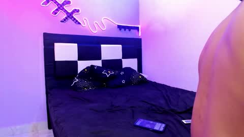 DEAN AND MARY online show from November 25, 2025, 2:44 am