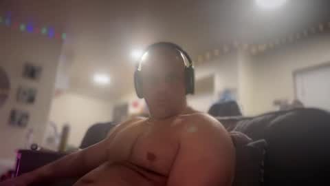 Snapshot of thebuzz777 chatting on December 17, 2024, 7:29 am theBuzz777 online show from December 17, 2024, 7:29 am