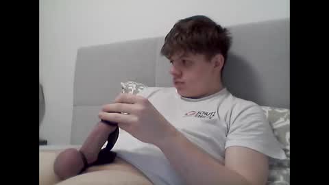 thecuteguy144949 online show from February 9, 2025, 5:54 pm