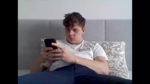 thecuteguy144949 online show from February 11, 2025, 11:21 am