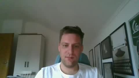 Snapshot of thedon2123 chatting on December 24, 2024, 12:33 pm thedon2123 online show from December 24, 2024, 12:33 pm