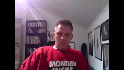 Snapshot of thedon2123 chatting on September 16, 2025, 3:13 pm thedon2123 online show from September 16, 2025, 3:13 pm