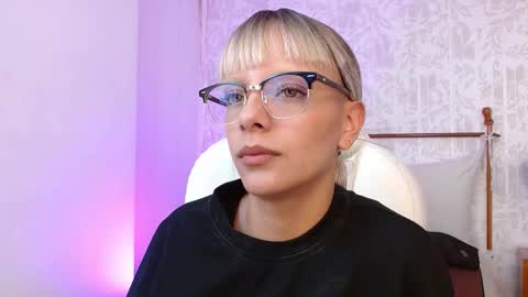 Snapshot of thegodmother_gh chatting on December 2, 2025, 3:23 am Peyton online show from December 2, 2025, 3:23 am